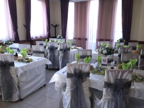 餐廳, 艾瑞斯酒店 (Hotel Iris) in 阿拉德