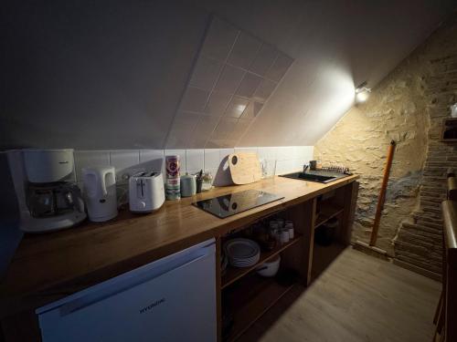 Konyha, Gîte indépendant pouvant accueillir jusqu'à 6 personnes, situé dans une forêt (Gite independant pouvant accueillir jusqu'a 6 personnes, situe dans une foret) in St Pierre Le Moutier