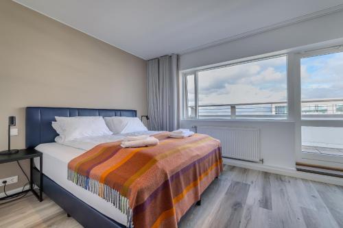 Deluxe Oceanview Studio with balcony image 4