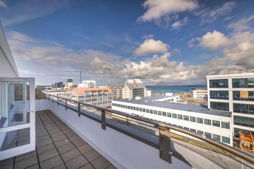 Deluxe Oceanview Studio with balcony image 9