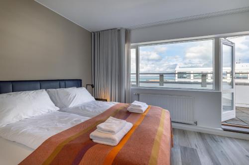 Deluxe Oceanview Studio with balcony image 2