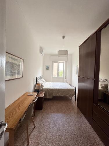 Piramide-Ostiense Two Bedroom Apartment, Rome (photo 4)