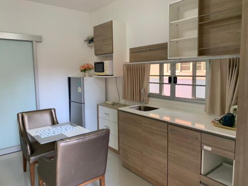 Kitchen, Baan Pingkan Wellness Resort in Sankampaeng