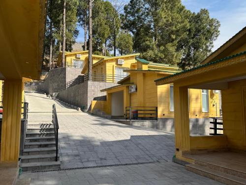Hidden Hills Hotel & Resort - image 10