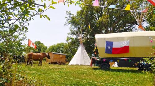 Clos de l'Isop, le village d'hébergements insolites chambre d'hôte Gajoubert