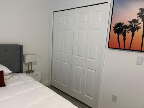 Cozy LeHigh Extended Stay near Florida Repertory Színház