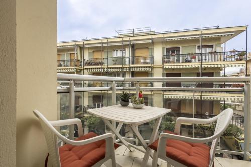 Colibrì - Appartamento design + parking, Diano Marina (foto 4)