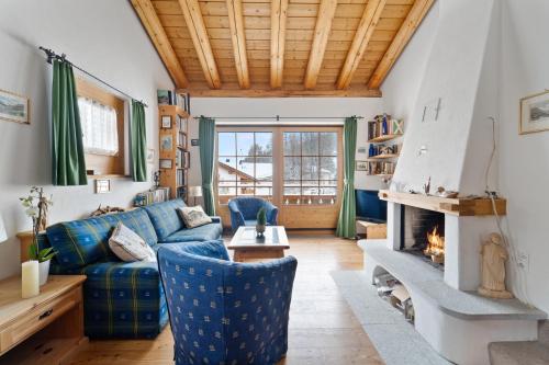 Luxury Chalet St Moritz with View - 4 Bedrooms in 馬杜萊恩