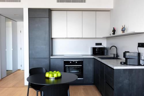 Sky Park Adam&Eve Apartment - free parking - amazing city view, Bratislava (foto 8)