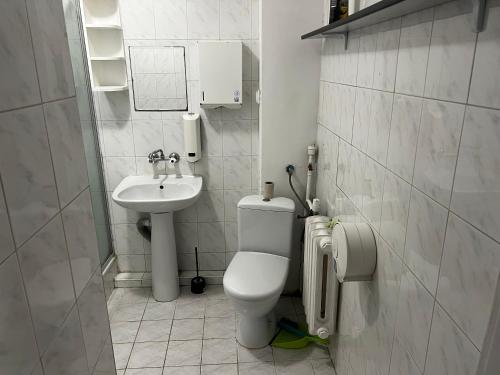 Dusj, Szkolne Schronisko Młodzieżowe Sezonowe nr 3 (Szkolne Schronisko Mlodziezowe Sezonowe nr 3) in Olsztyn