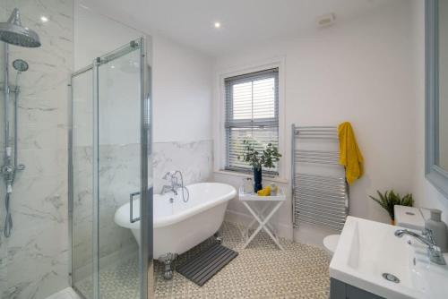 Wistaria Cottage in Cowes Medina