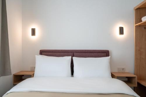 Superior Queen Room image 8