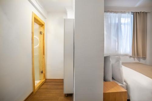 Superior Double Room image 4