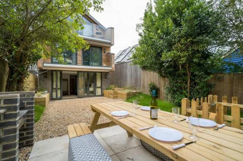 Rotherwood, Gurnard Seafront in Cowes West and Gurnard