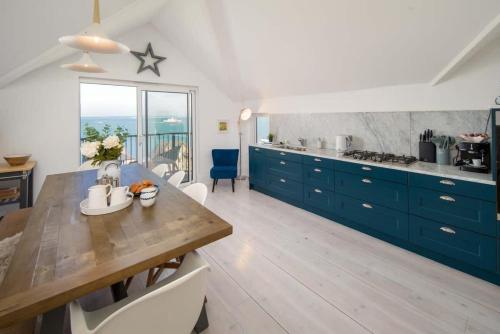 Solent View apartment in Cowes West and Gurnard
