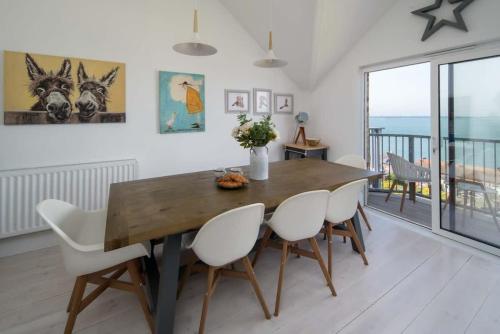 Solent View apartment in Cowes West and Gurnard