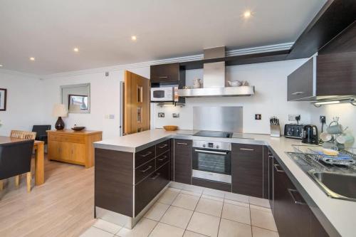 Coastal View Apartment in Cowes Medina