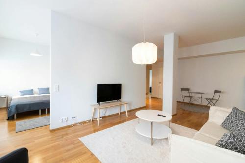 Spacious Apartment for 4 with Sauna in Kamppi, Helsinki (photo 8)