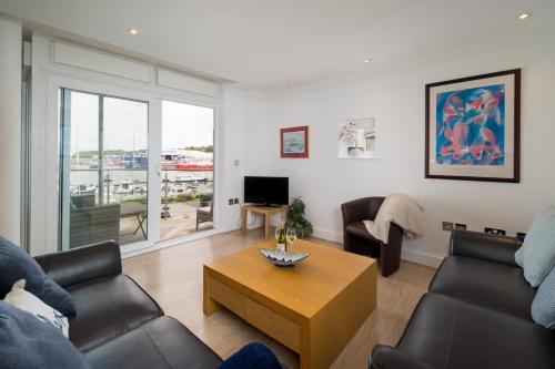Coastal View Apartment in Cowes Medina