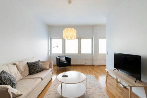 Spacious Apartment for 4 with Sauna in Kamppi, Helsinki (photo 9)