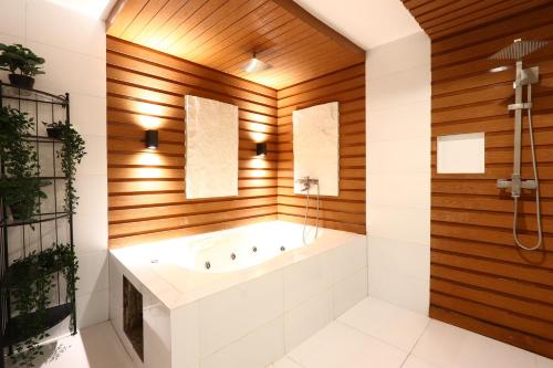 Hot tub, Hotel Dreamworld East Ortigas in San Isidro