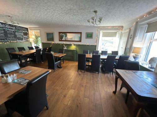 Anchor Hotel - image 5