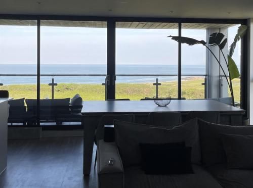 Seafront apartment with spectacular views in Rest Bay