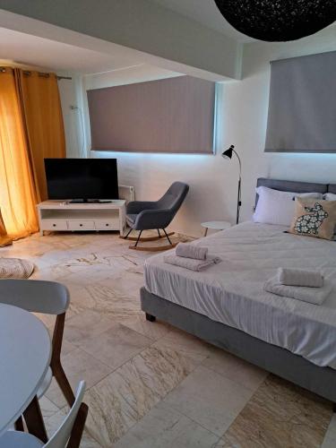 Modern apartment in Paleo Tsifliki