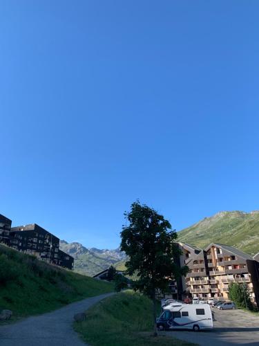 Retreat to the Alps Retreat to the Alps