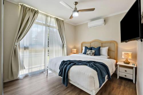 Bay Breeze - Sleeps 4 - Walk to Bay