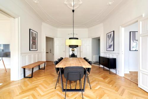 Huge modern & central 2BR loft, Kodaň