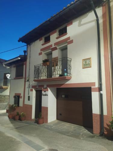 Exterior view, Casa Rural La Maestra in Undues-Pintano