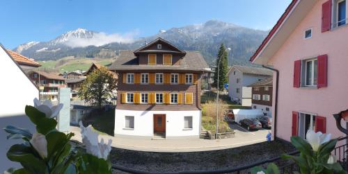 สภาพแวดล้อมโดยรอบ, Tiny Timeout in ลุงแงร์น