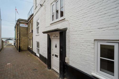 The Watch House in Norra Cowes