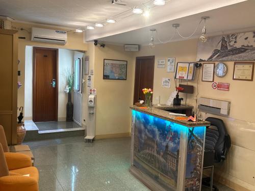 Vestabils, Albergo Parigi in Prè