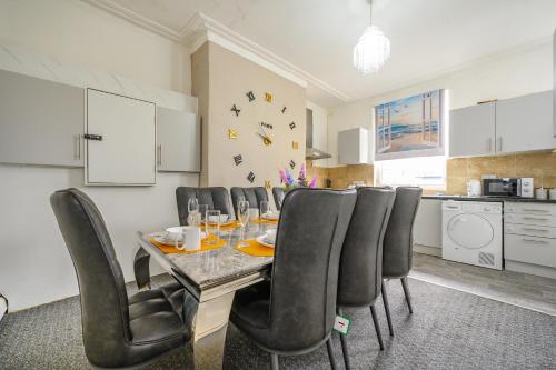 -RD15CFA- For Relaxed and Cosy stay with Free Parking, Leeds (Foto 4)