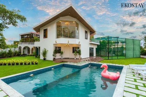 EKOSTAY - 8BHK La Flamingo Villa with Private Turf, Lonavala (fotografie 3)