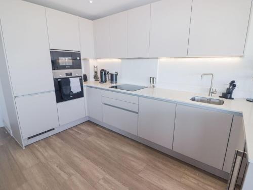 Létesítmények, Seafront apartment with spectacular views in Rest Bay