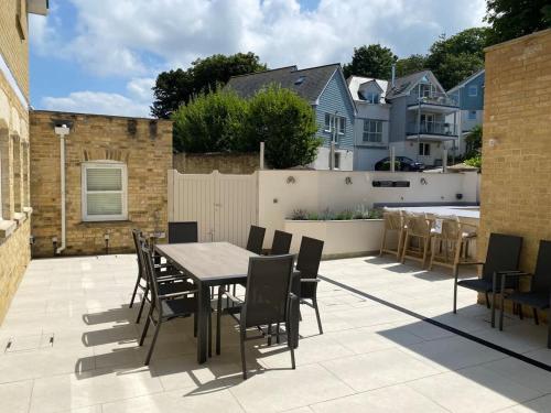 Coach House, Cowes in Cowes West and Gurnard