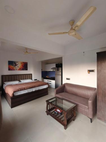 Garden-View Studio Apartment in Sanpada, Navi Mumbai