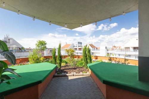 Rooftop City Residence with Underground Parking - image 9