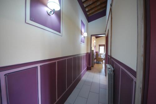 Spoleto by the pool - image 9