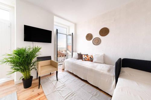 Riverfront Elegance 41BR Spacious Retreat, Lizbona