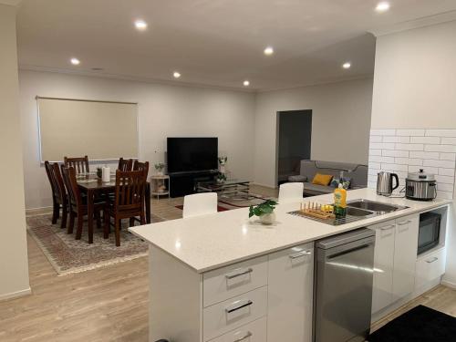 New 4.5 BR Modern Home in Clyde, Victoria in Cardinia