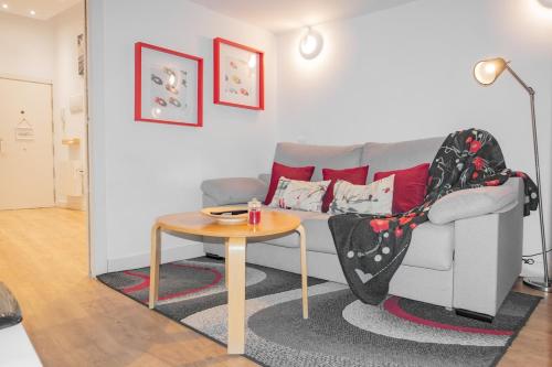 Modern, temporary, and practical apartment in Chamberí VAR120, Madrid
