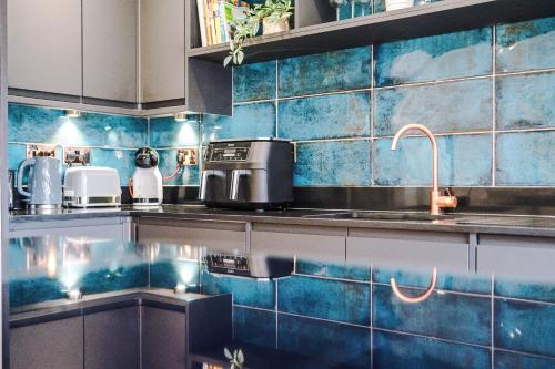 4 Bed House-2 Parking spaces-Vibrant location, Manchester (zdjęcie 7)