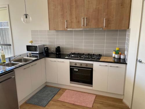 Modern Brand New 4BR Family Home Walkable to Shops in Smithfield Plains