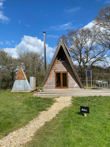 Aframe Tiny Home SILVA with private hot tub in Cowes South and Northwood