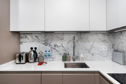 Stylish and Central 1 BD in Downtown Dubai, Dubaj