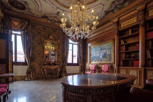 Palazzo Ca' Bernardo By Francesco Molon 5